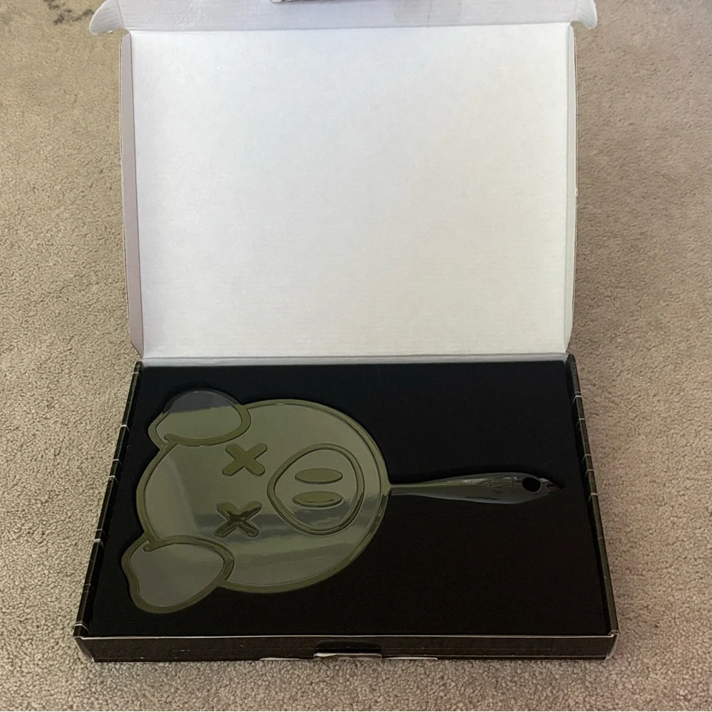 Jeffrey Starr x Shane Dawson mirror ! New in Box!!